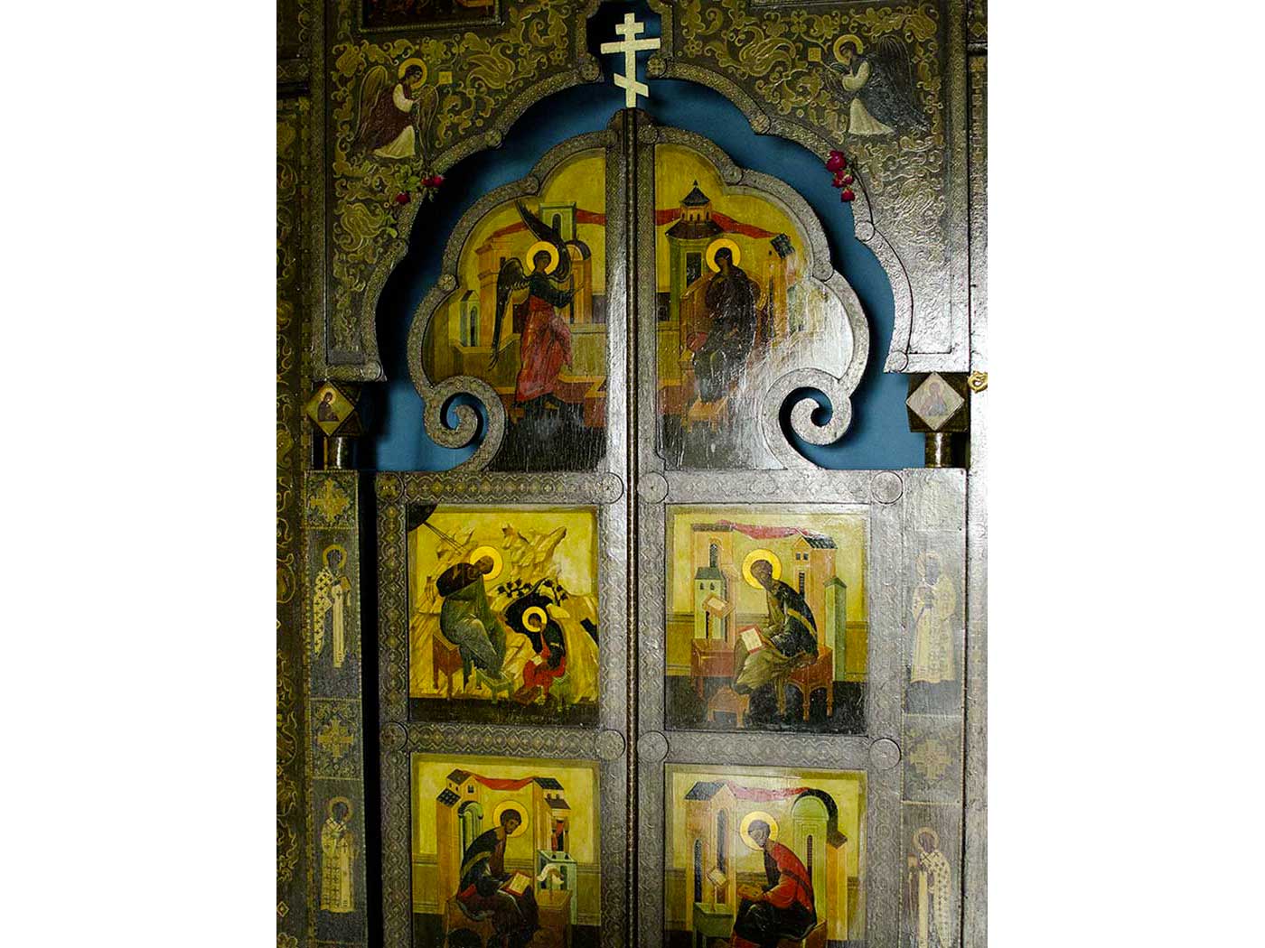 /uploads/eglise/page/portes-sanctuaire.jpg